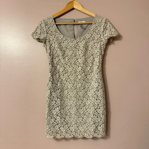Aritzia Talula  Lace Mini Dress Size XS - Picture 1 of 8